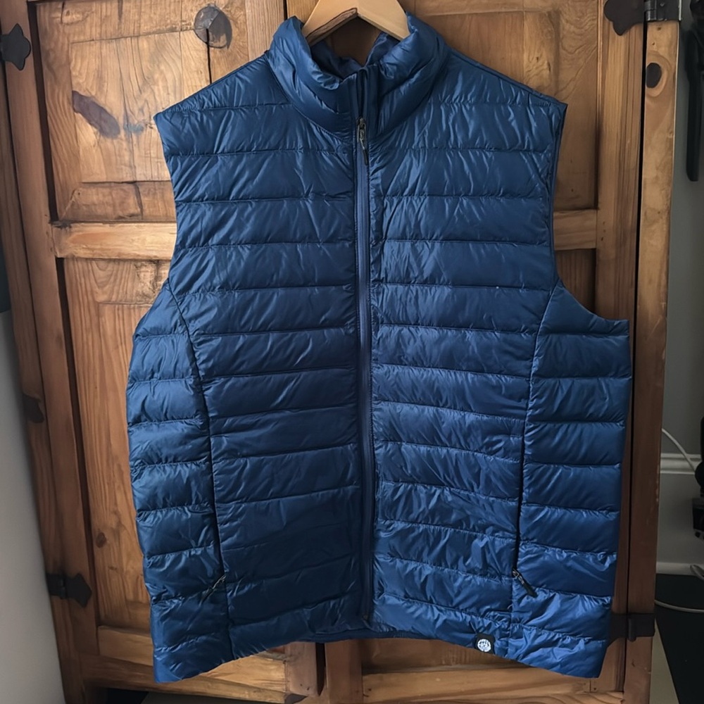 Men’s REI down vest, blue, EUC, XXL